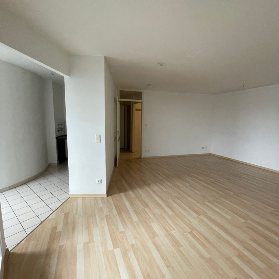 Wohnzimmer Übergang zur Küche