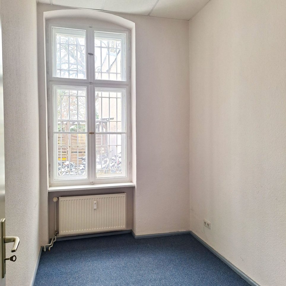 hofseitiges Büro