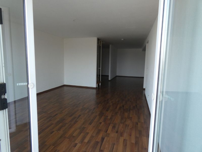 lichterfülltes Wohnzimmer