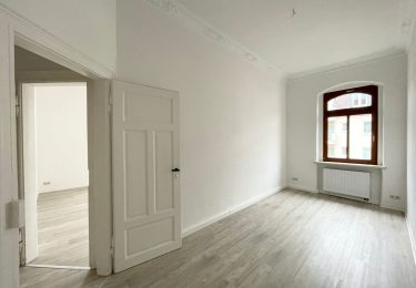 Schlafzimmer mit Stuckdecke