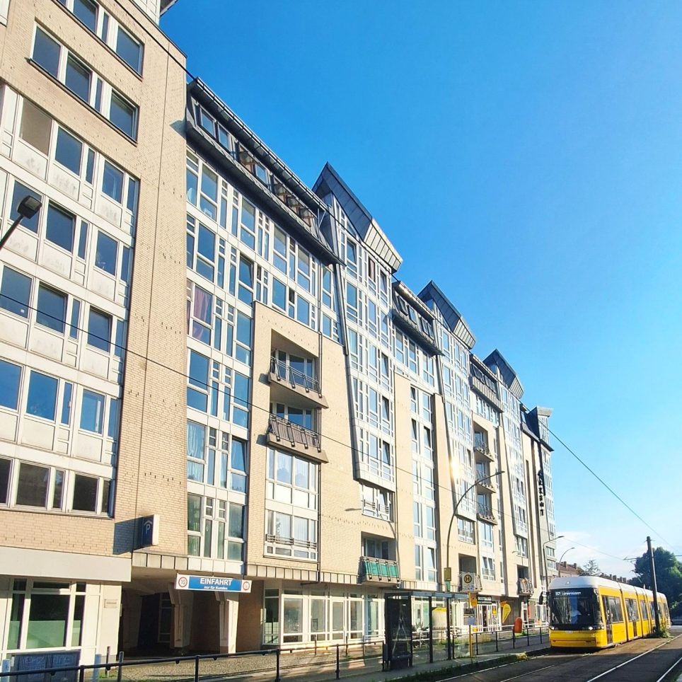 Tram vor der Tür