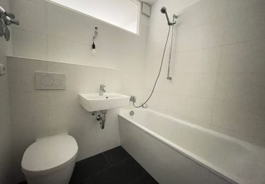 MUSTERBILD gefliestes Bad
