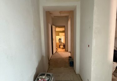 تصویر Großzügige Altbauwohnung mit zwei Balkonen und modernem Bad!
